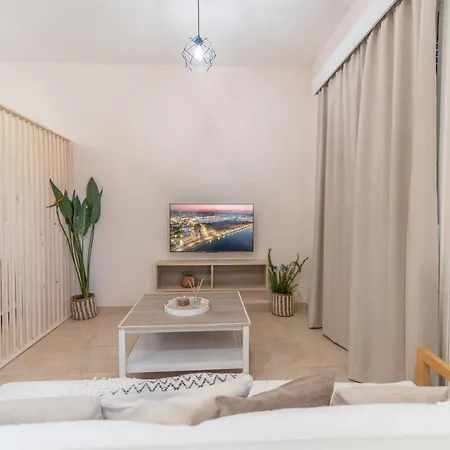 Apartment Brand New Fresh & Luminous *